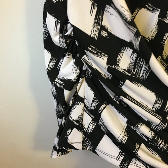 B&W Canadian Spy Movie Paint Blotched Ruched Waist Cowl Neck Tank Top - Picture 6 of 15